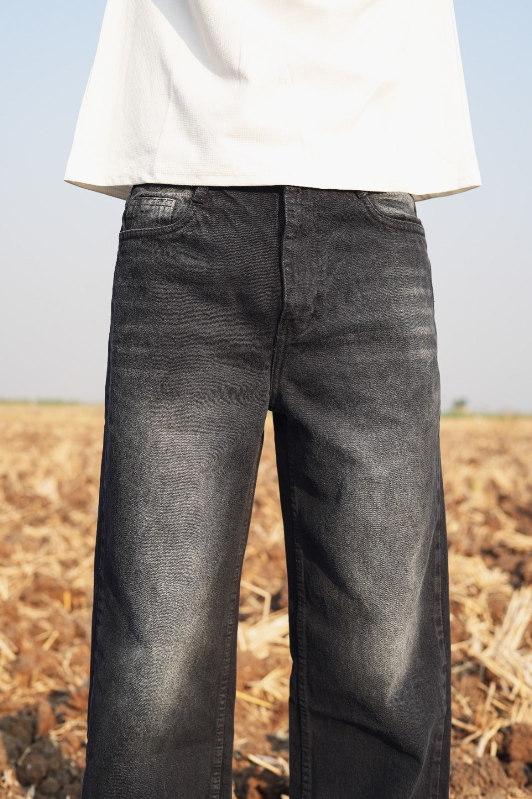 Midnight Fade – Straight Fit Jeans (Black)