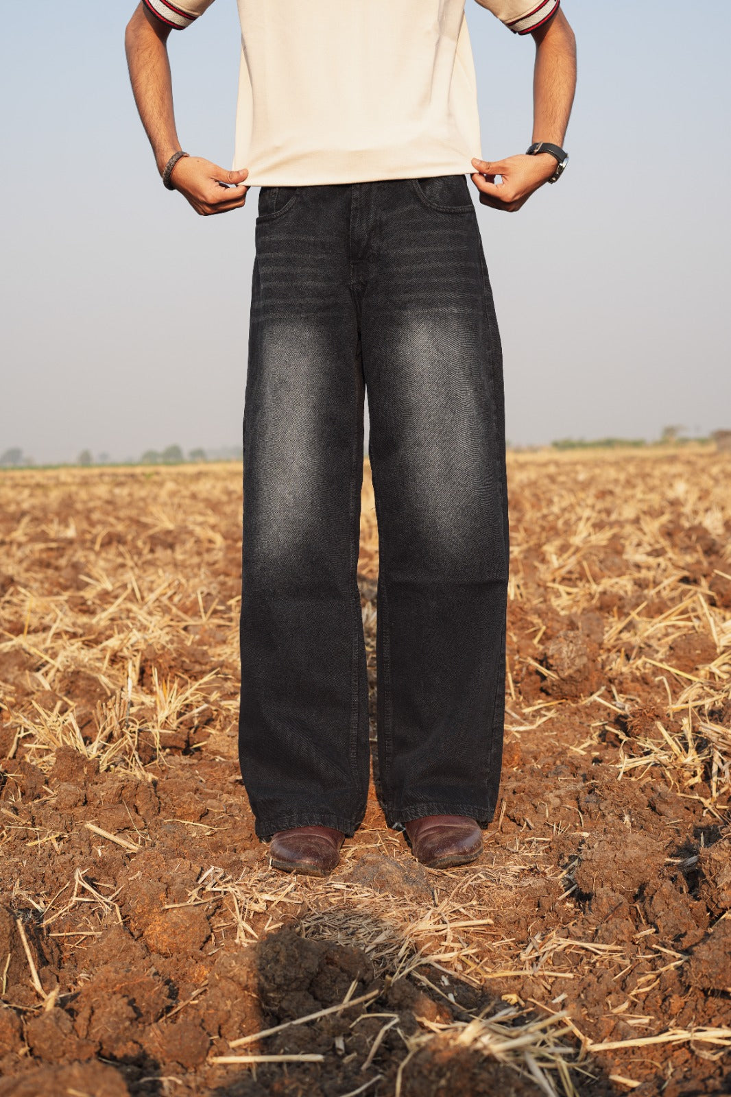 Midnight Fade – Straight Fit Jeans (Black)