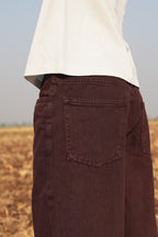 Cocoa Depth – Straight Fit Jeans