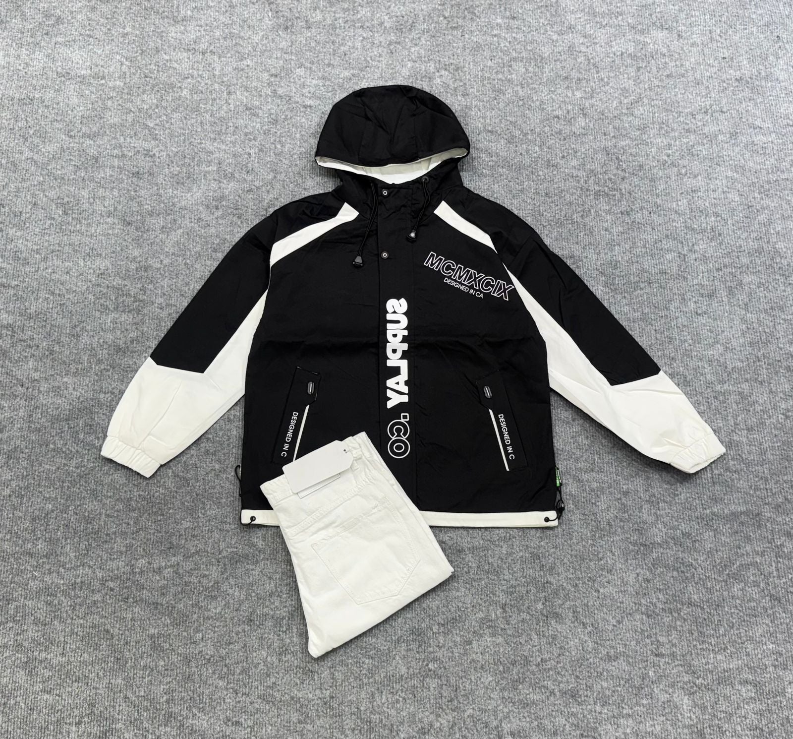 Monochrome Authority Set