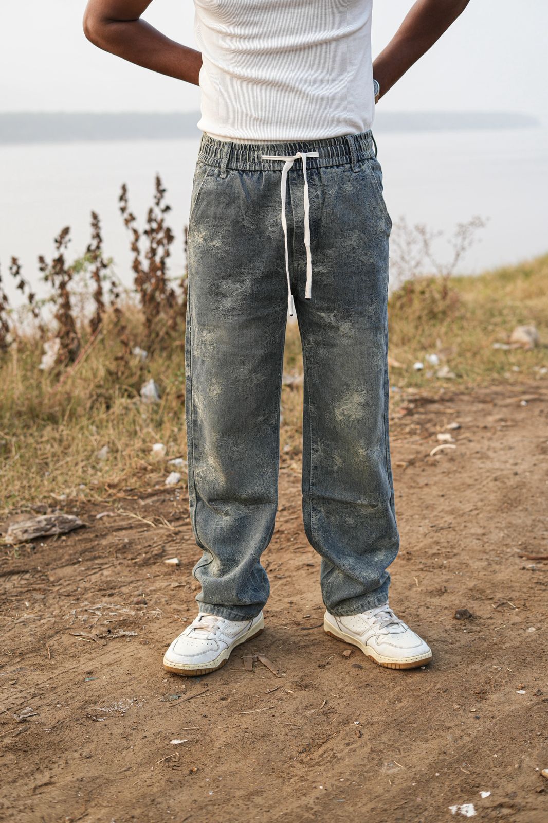 Shadow Core Wide Fit Jeans (black)