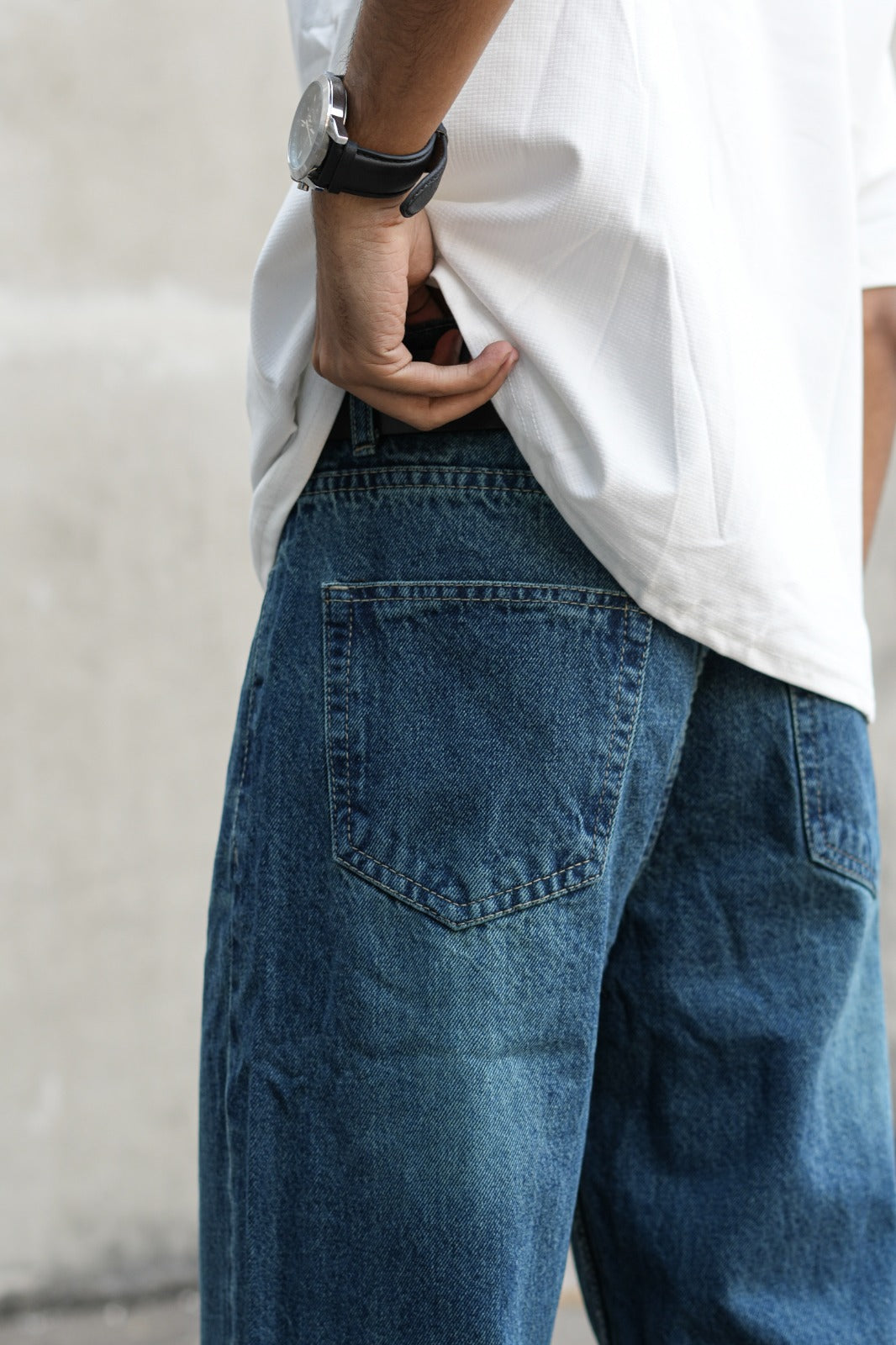 Indigo Core – Straight Fit Jeans (Blue)